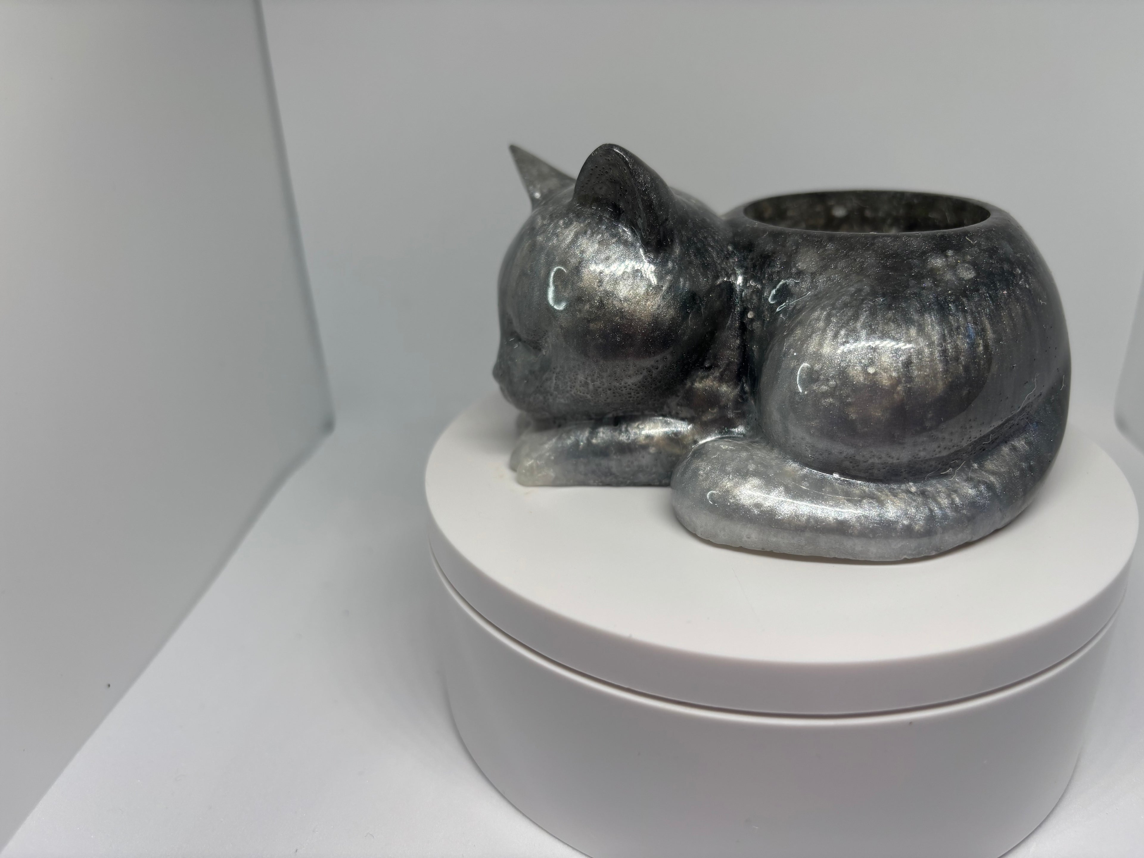 Cat tealight holder