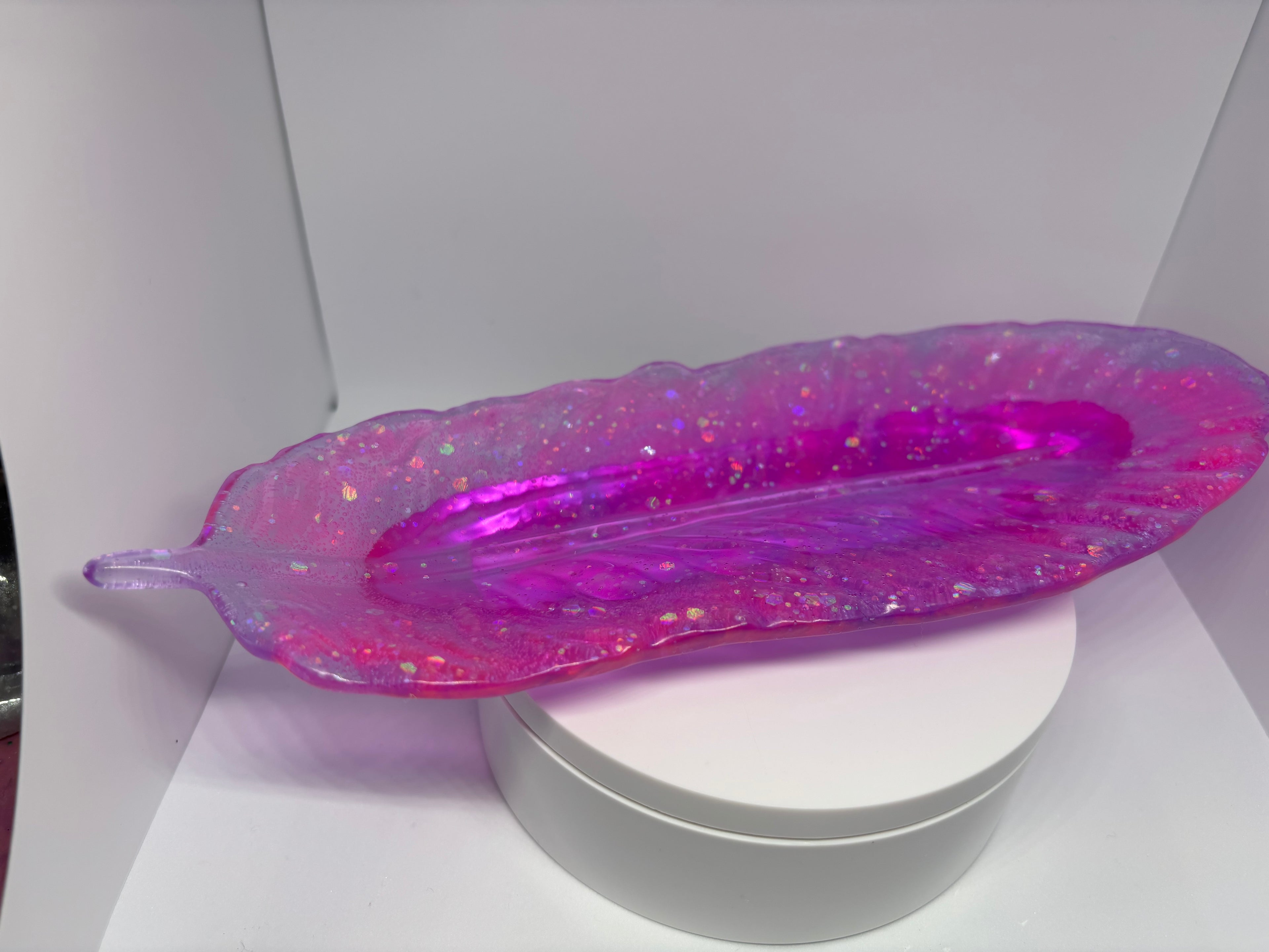 Feather dish