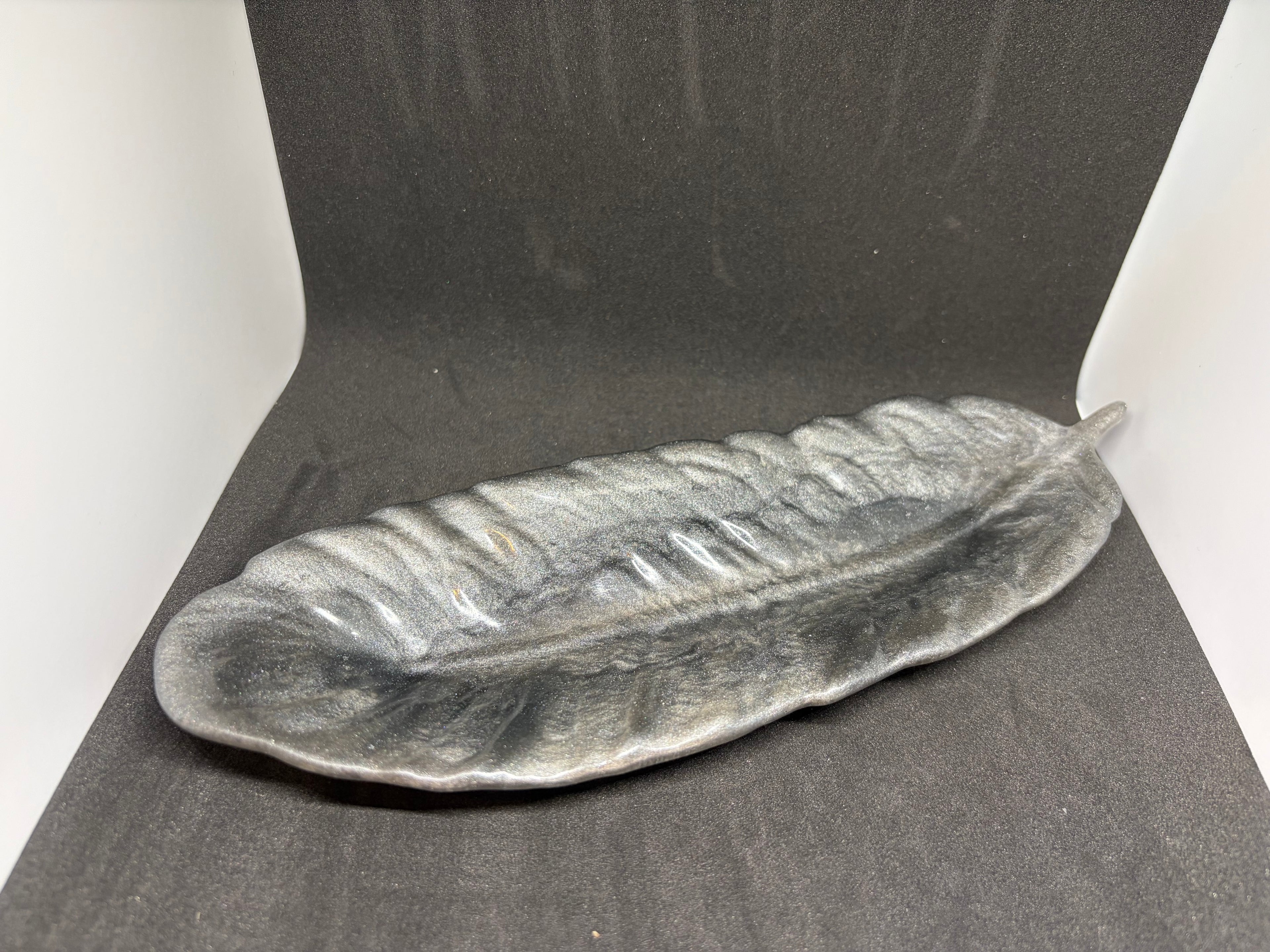 Feather dish