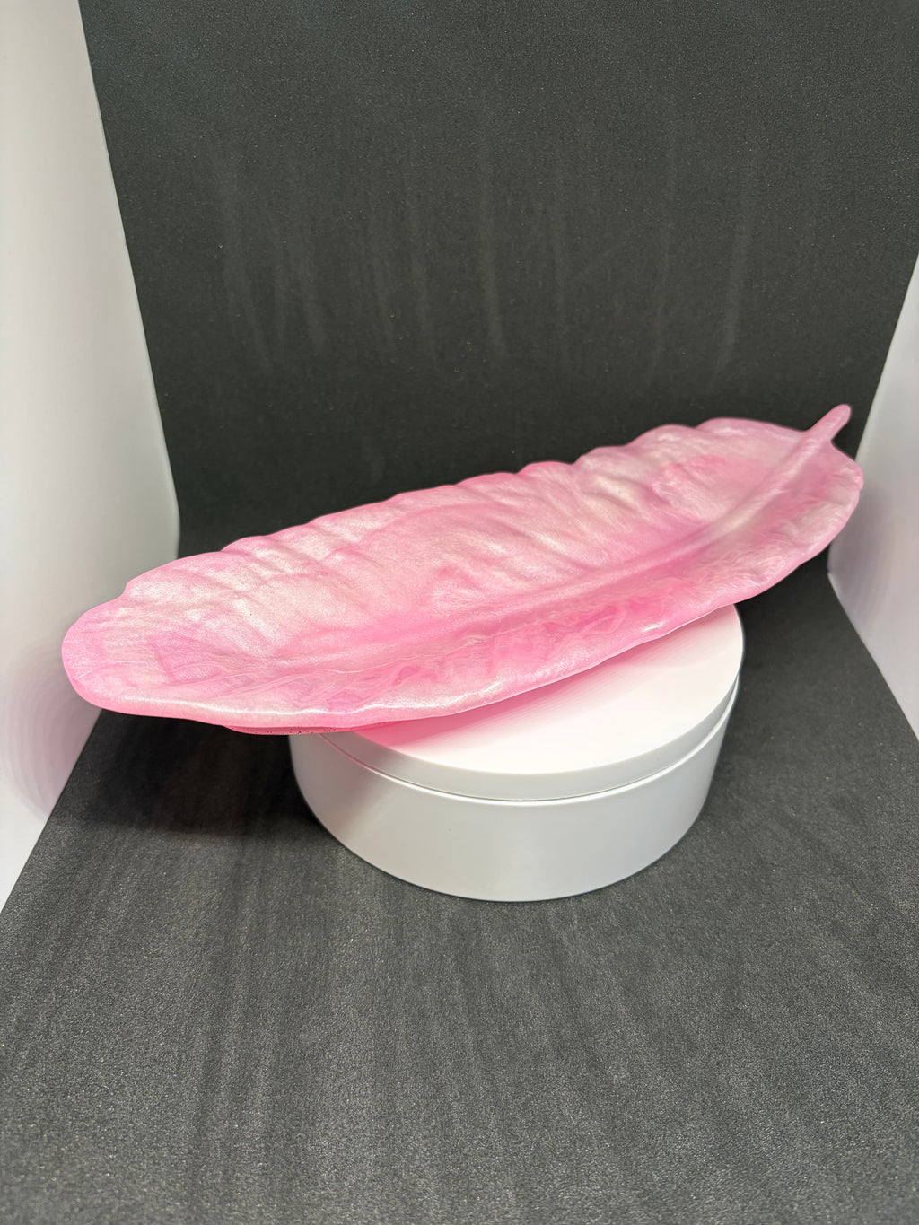 Feather dish