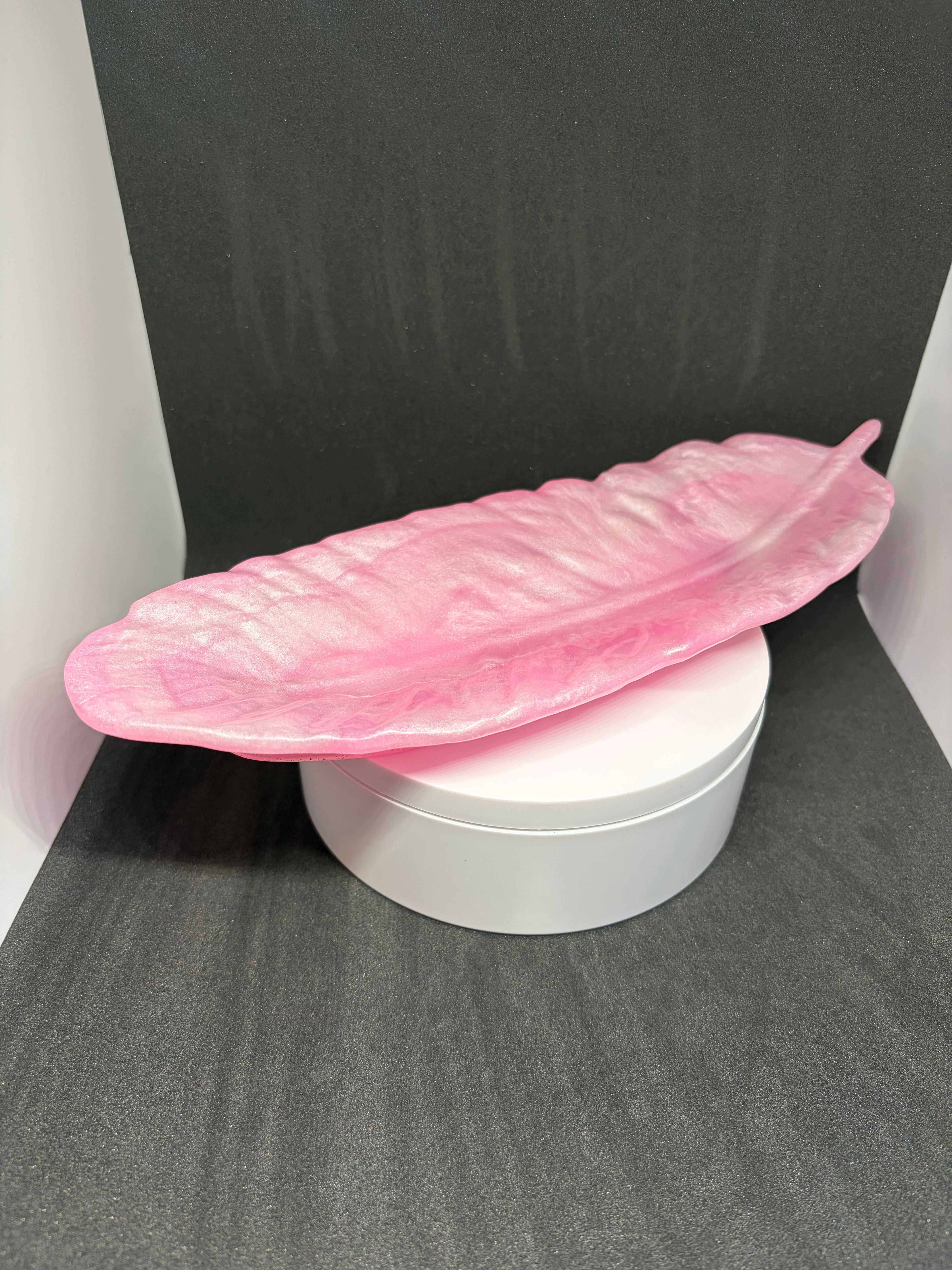 Feather dish